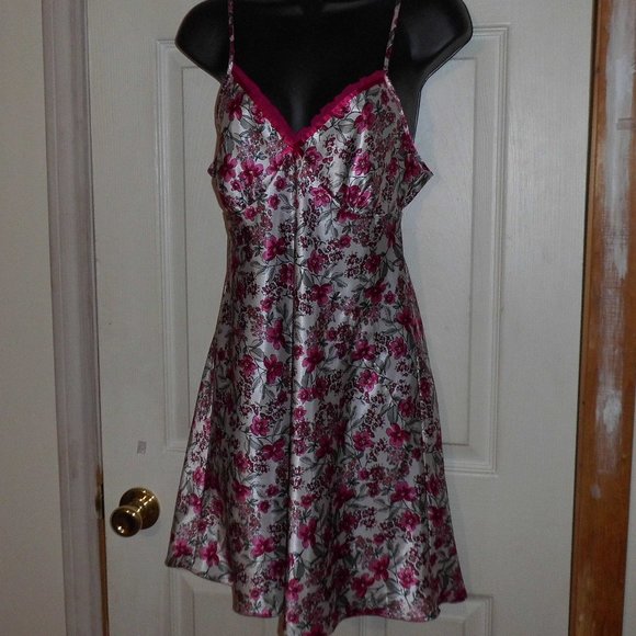 Adonna Colorful Nightie - Picture 1 of 3